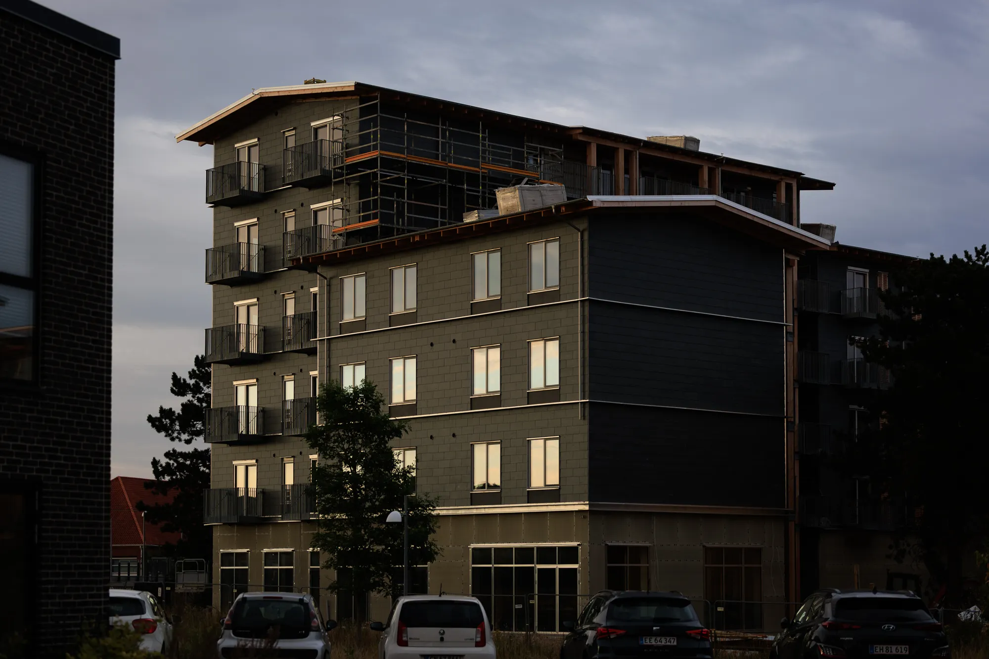 Balcony pattern and masonry textures — Nærheden