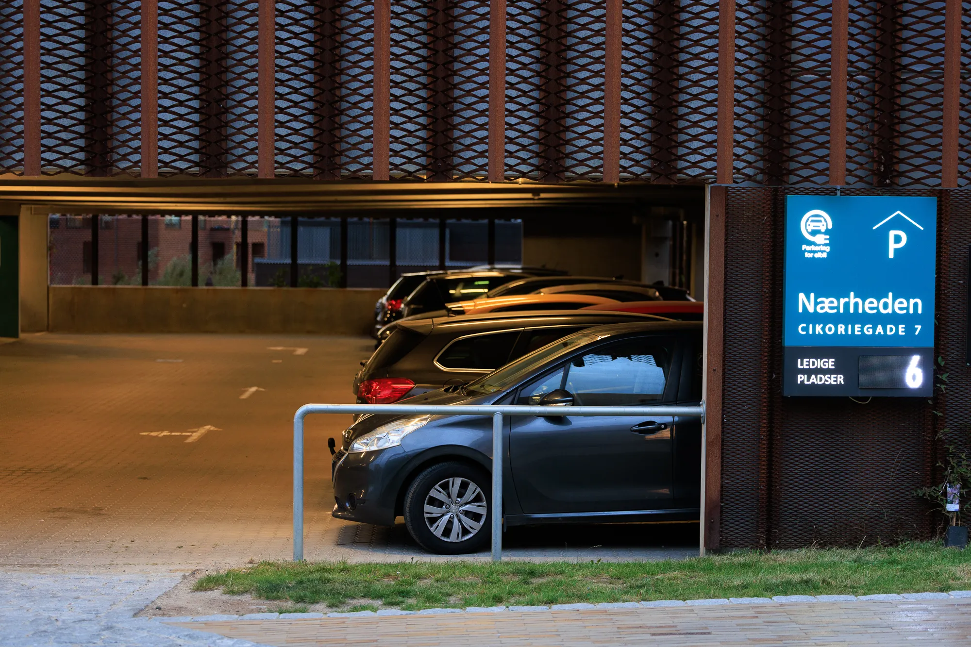 Blue-hour lanes and façades — Hedehusene