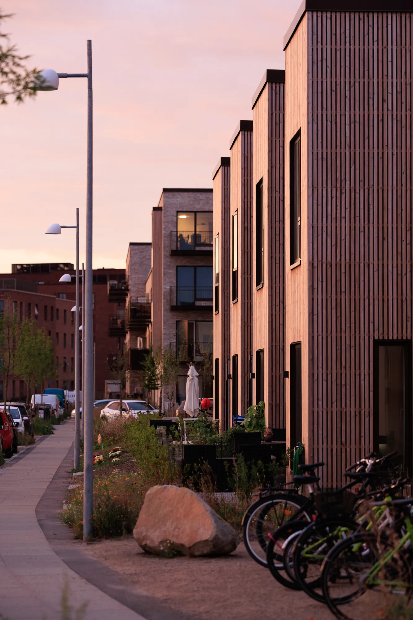 Evening platform edge near district — Hedehusene